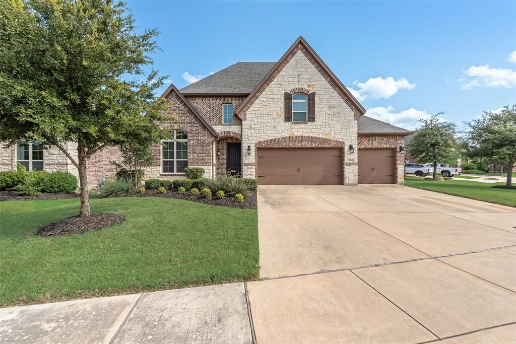 Property Photo: 1865 Halifax Street TX 76262