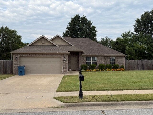 Property Photo:  911 Buck Drive  AR 72751