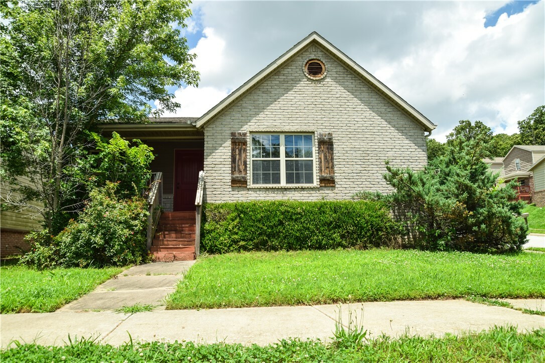2944 Old Farmington Road  Fayetteville AR 72704 photo