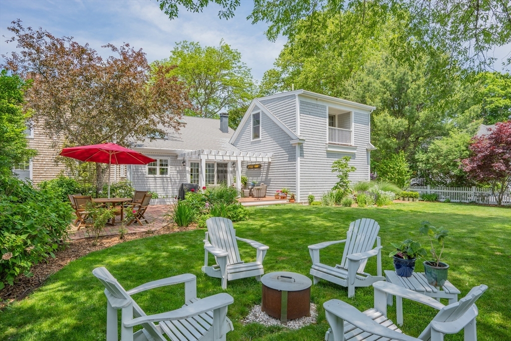 Property Photo:  5 Putnam Ave  MA 02635 