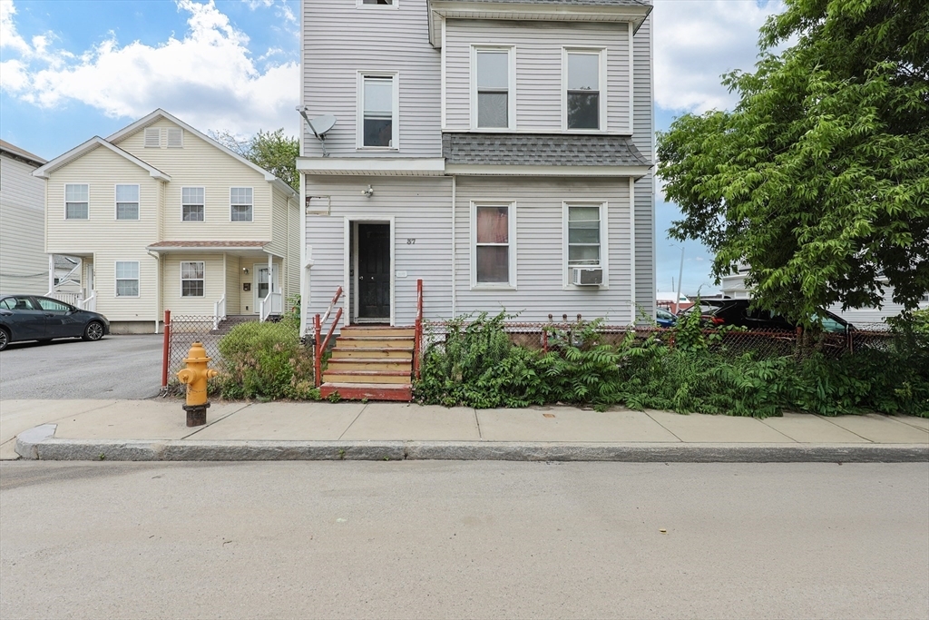 37 Colton St  Worcester MA 01610 photo