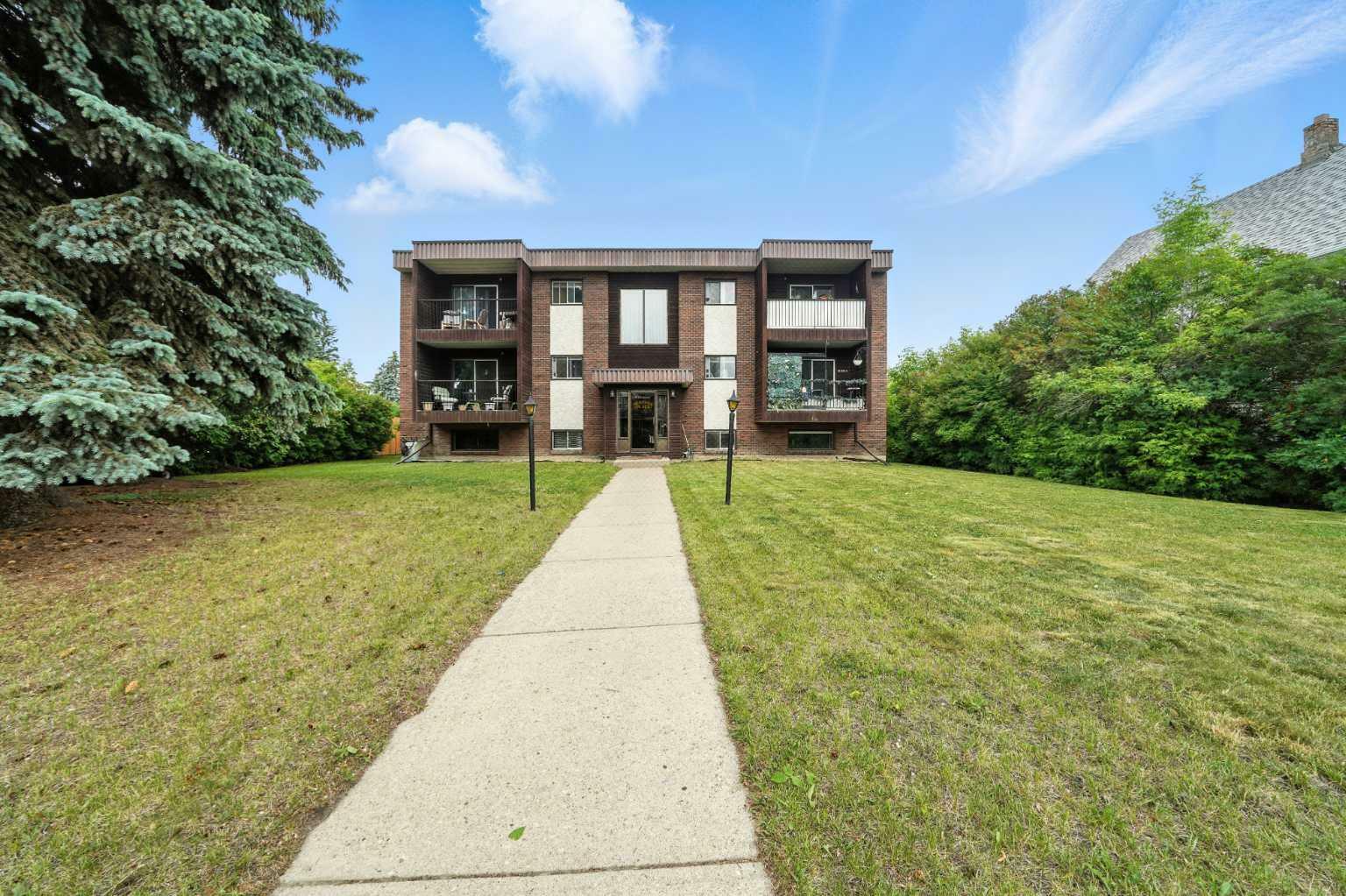 5326 50 Avenue 1-12  Lacombe AB T4L 1C2 photo