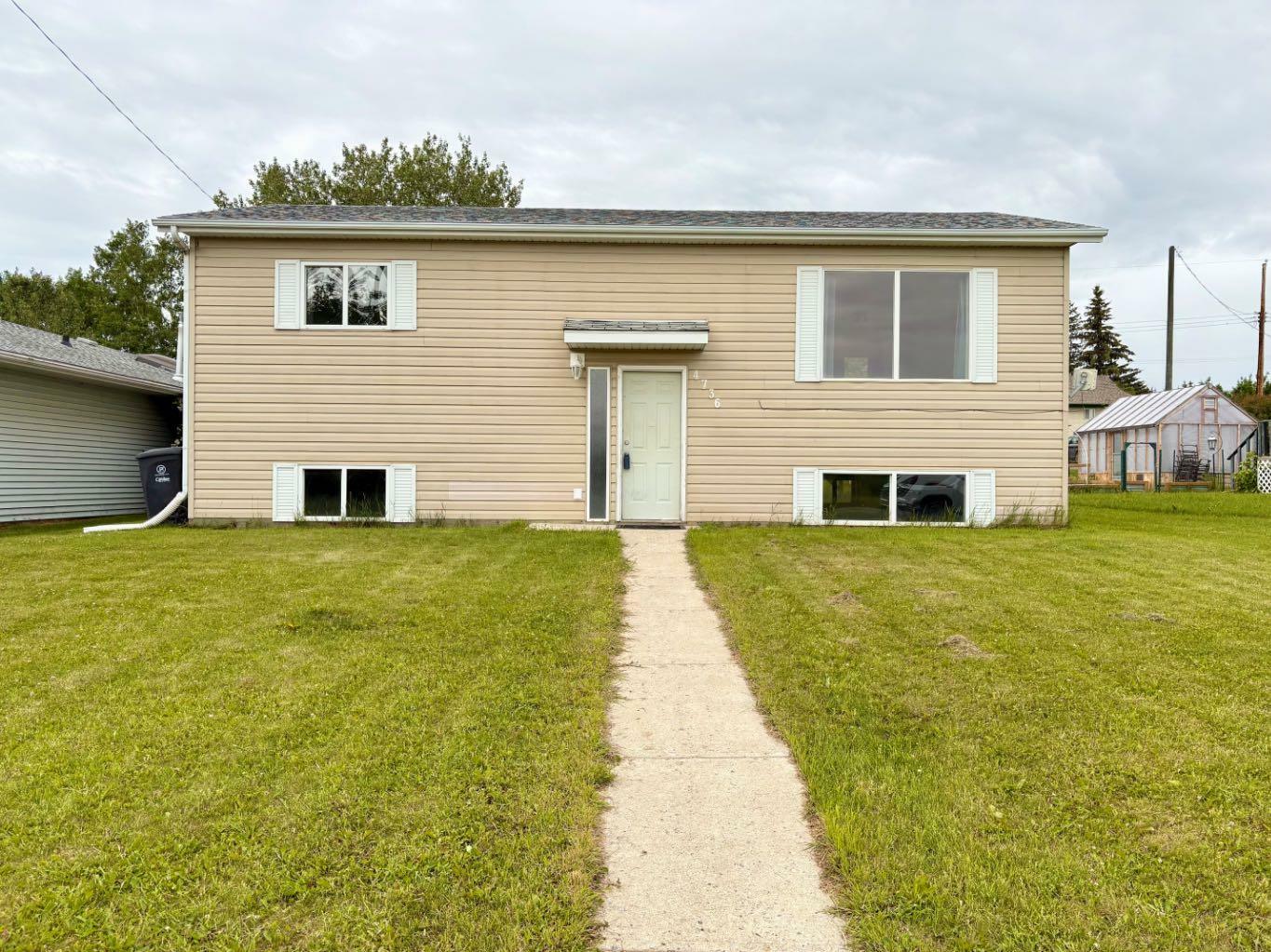 Property Photo: 4736 49 Street AB T0M 0M0
