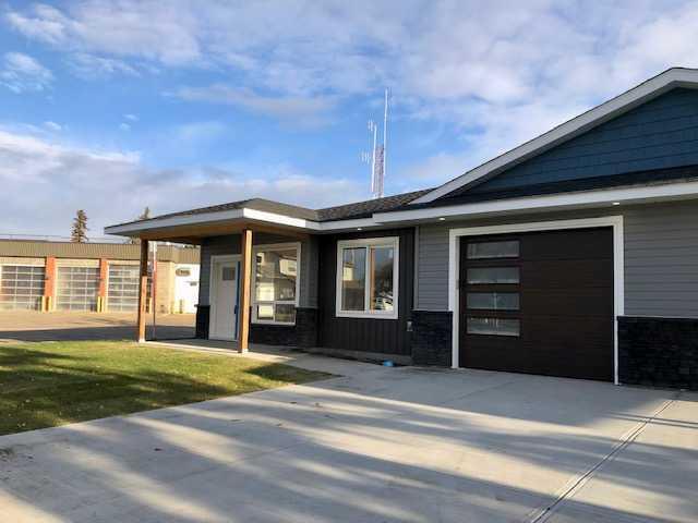Property Photo: 4738 49A Avenue #2 AB T4L 1N4