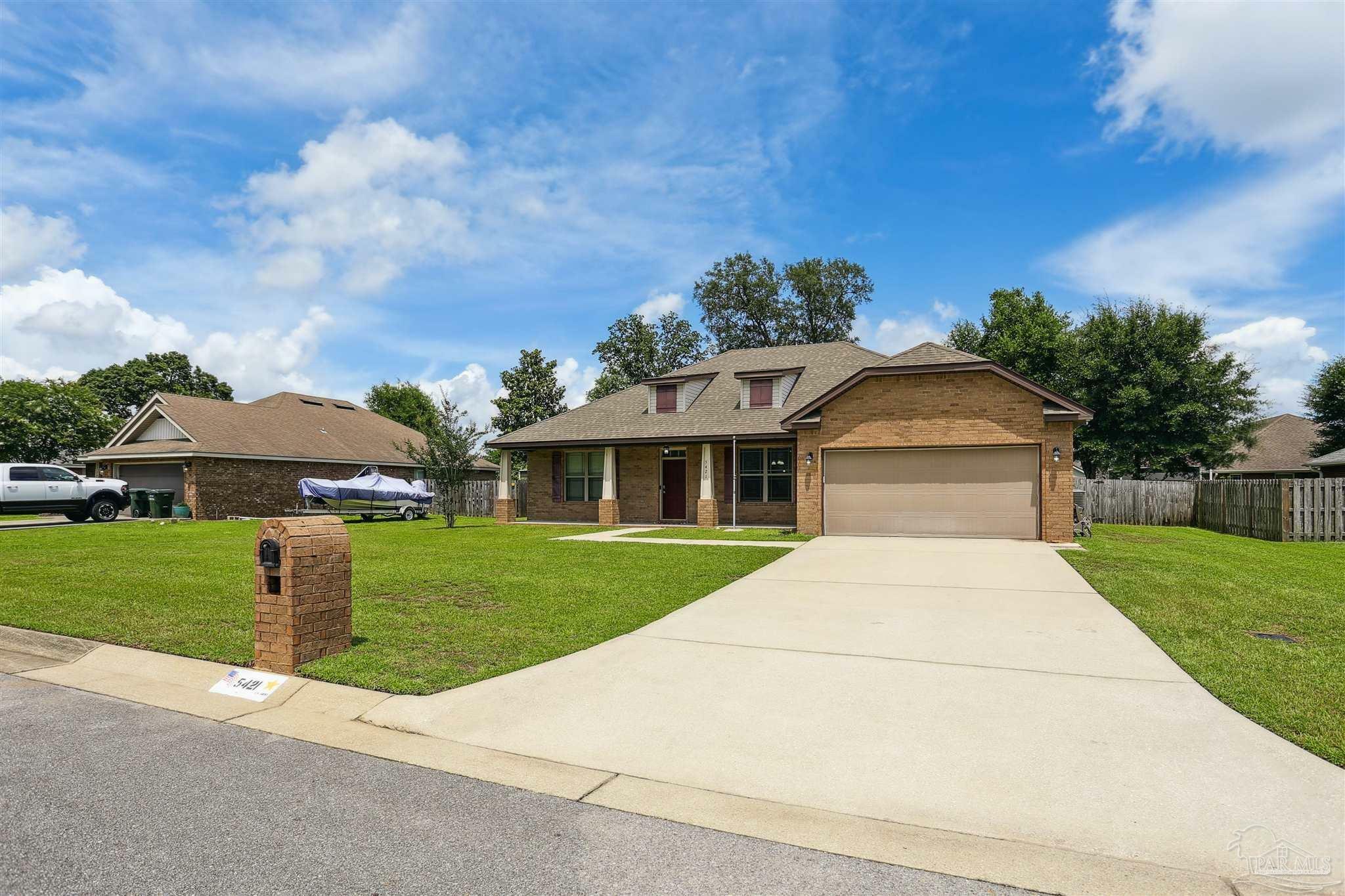 Property Photo: 5421 Dalton Cir FL 32570