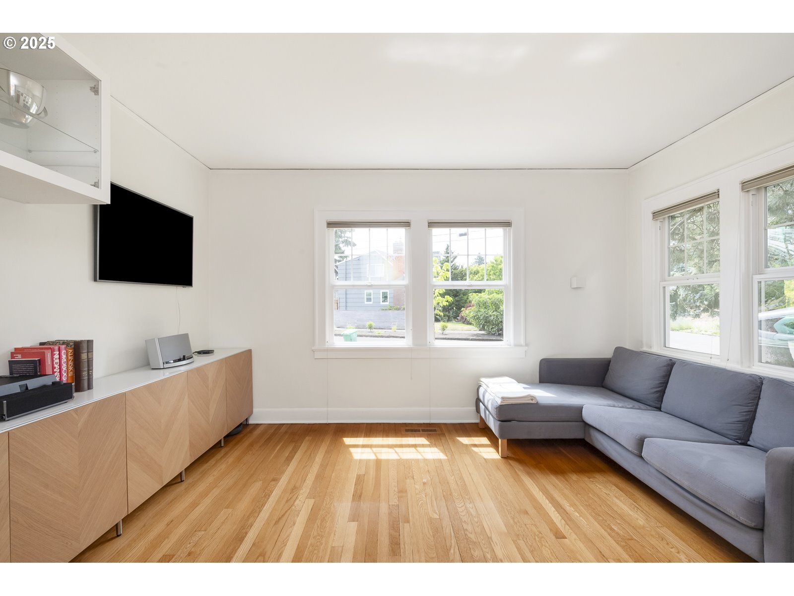 Property Photo:  2906 NE 70th Ave  OR 97213 