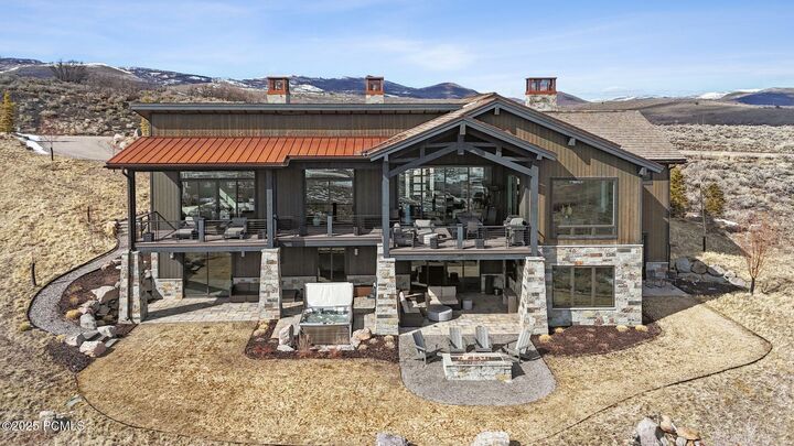 Property Photo: 3450 E Ridgeway Court UT 84036