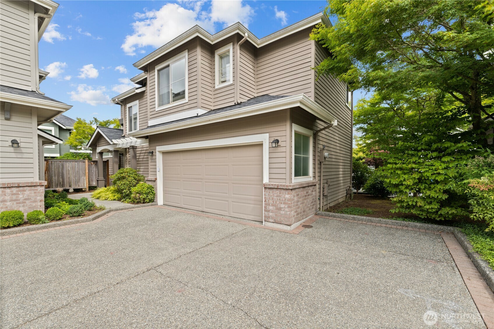 Property Photo:  15915 NE 95th Way 15  WA 98052 
