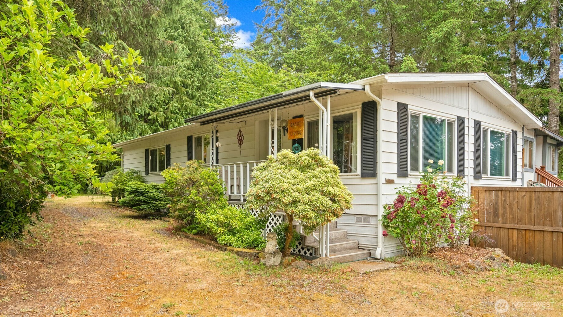 Property Photo: 20 NE Wanda Court WA 98528
