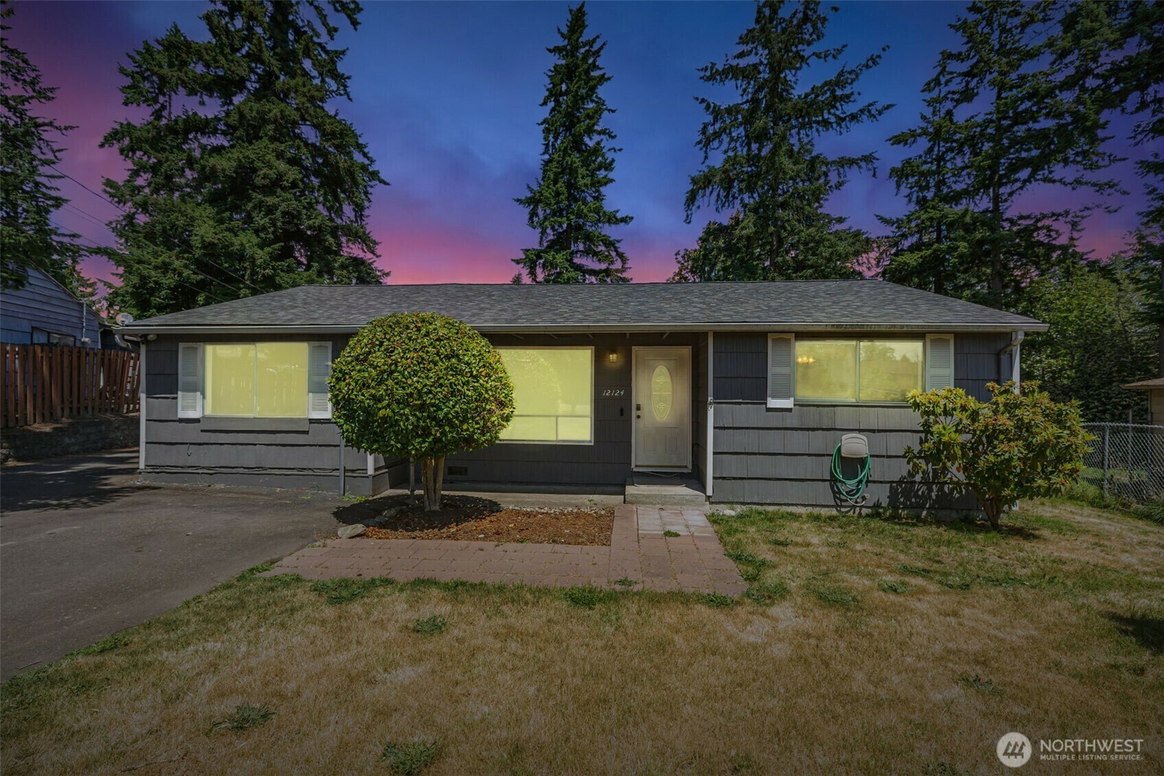 Property Photo:  12124 SE 161st Street  WA 98058 