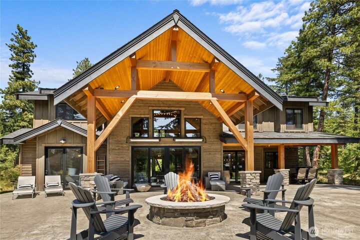 Property Photo:  70  Thimbleberry Court  WA 98922 