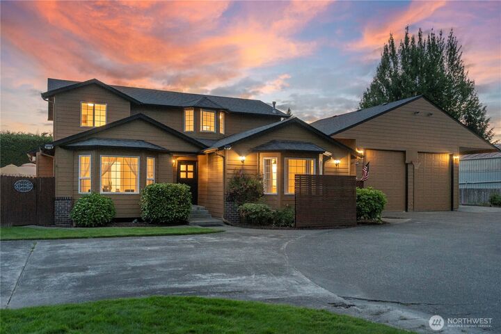 Property Photo:  608  14th Street SW  WA 98371 
