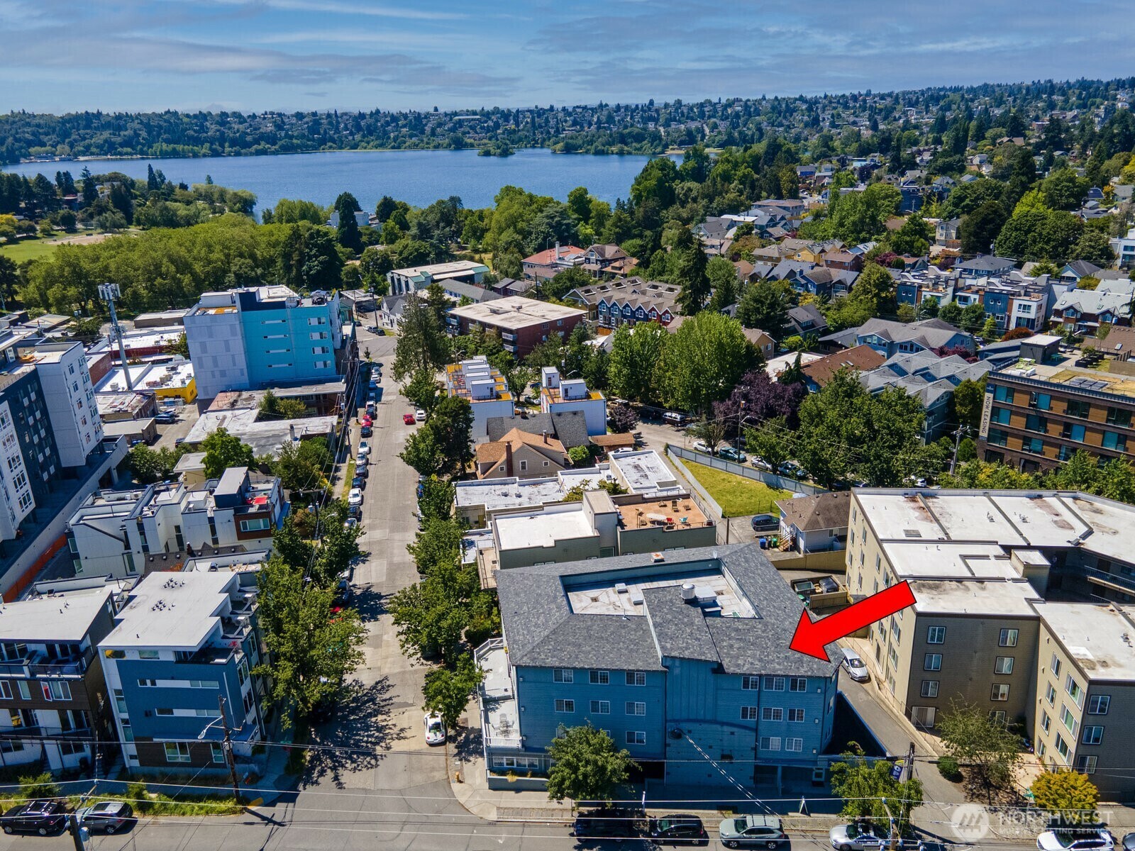 Property Photo:  7301  5th Avenue NE 401  WA 98115 