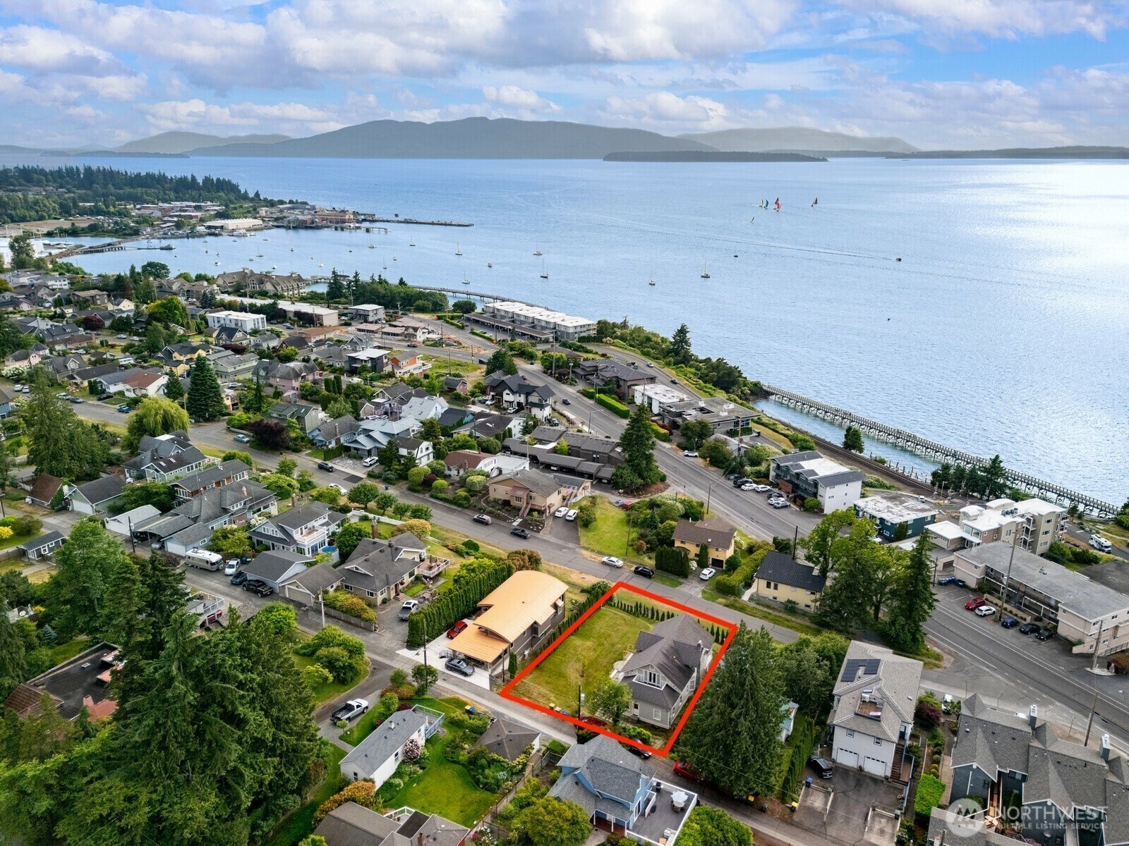 Property Photo:  415  13th Street  WA 98225 