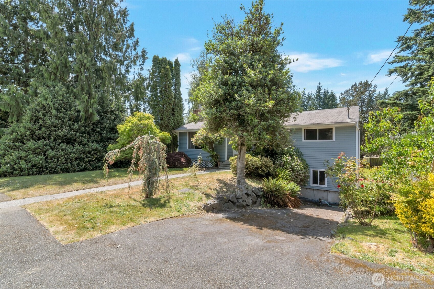 Property Photo: 22208 53rd Avenue W WA 98043