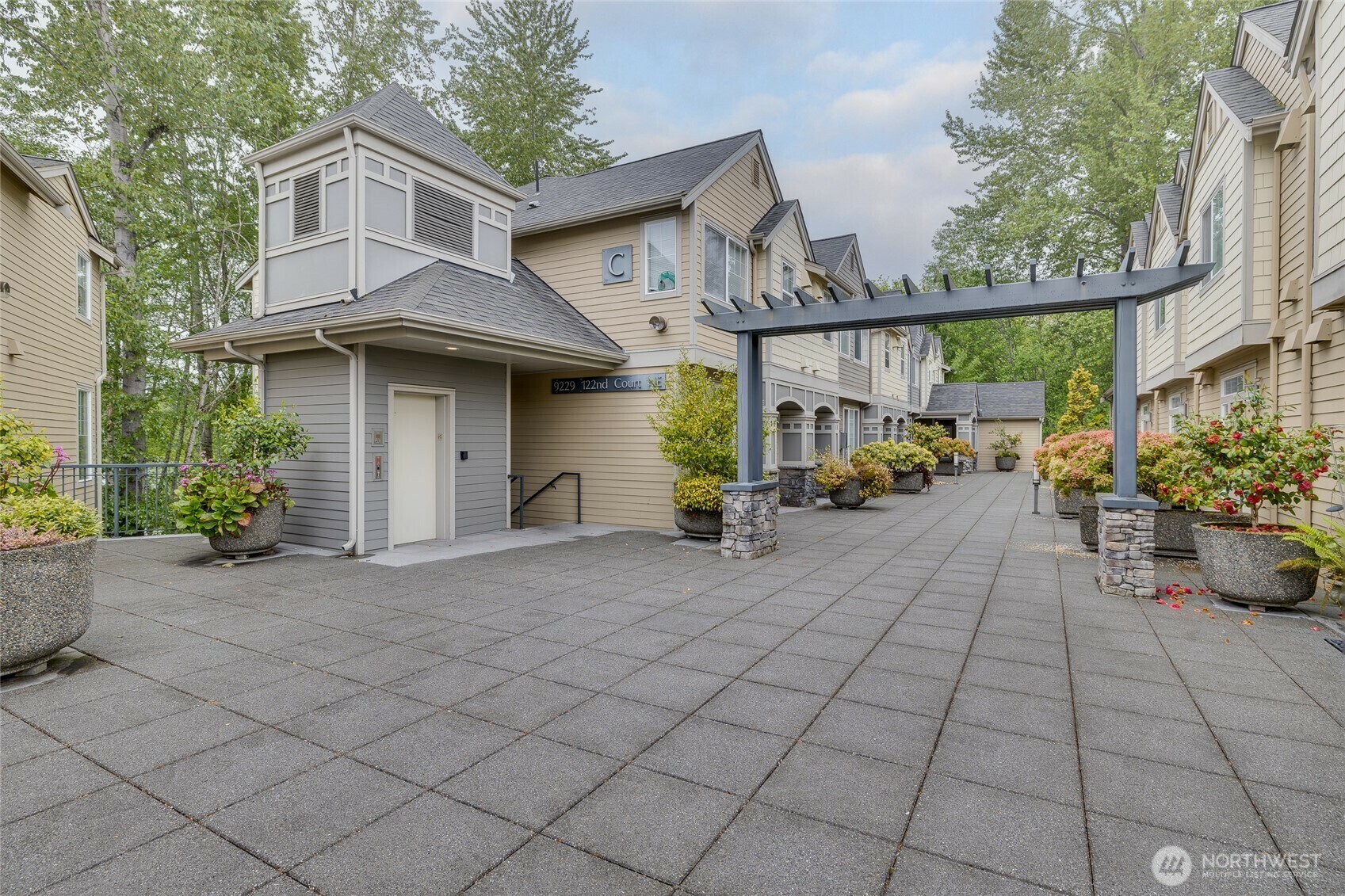 Property Photo: 9229 122nd Court NE C-13 WA 98033