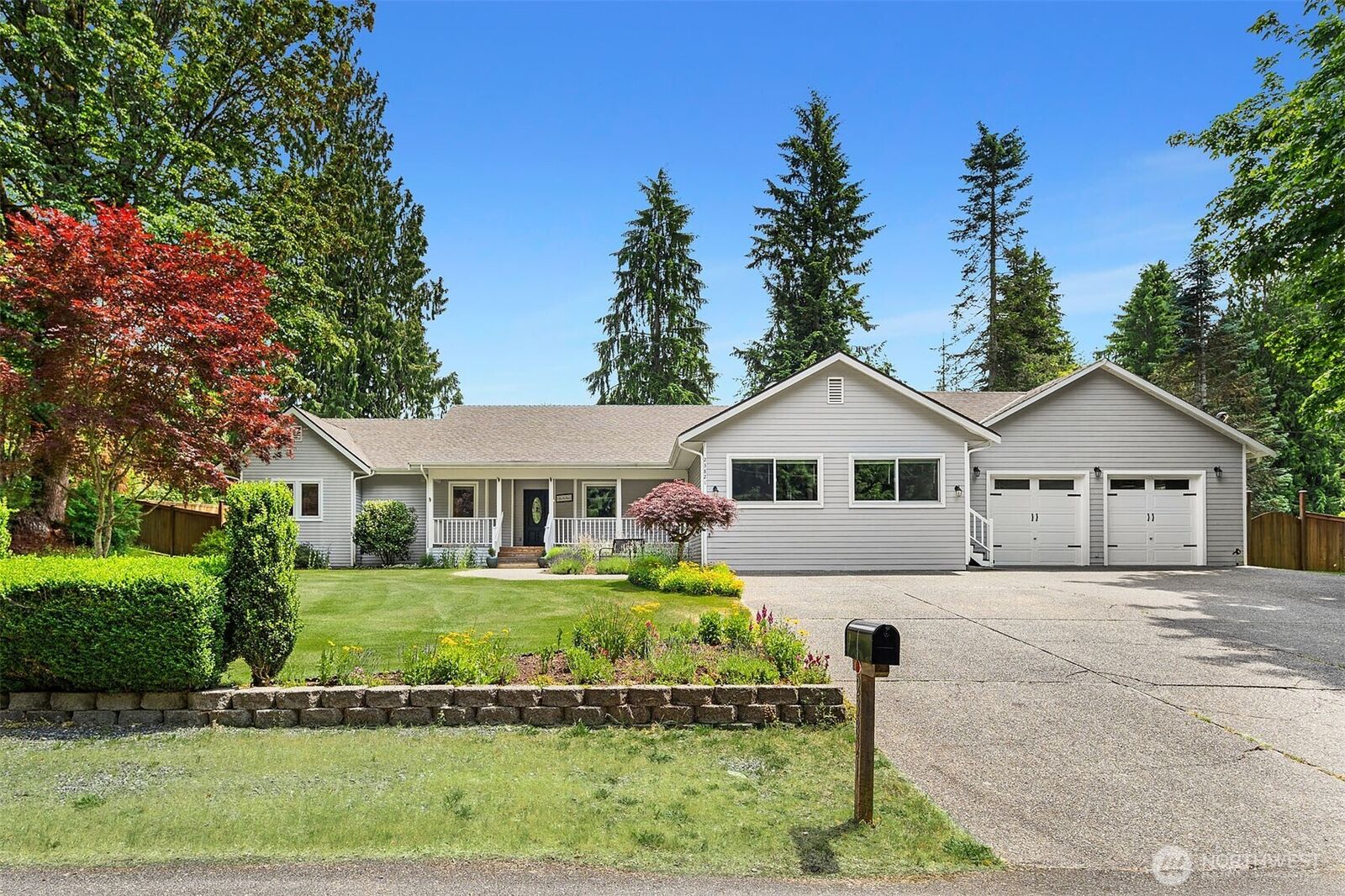 Property Photo: 23821 139th Drive SE WA 98296