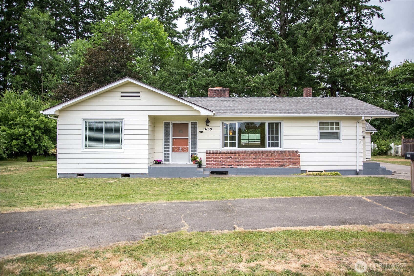 Property Photo: 1639 State Route 505 WA 98591