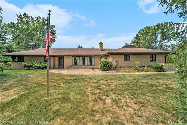 16161 Hubbard Street  Livonia MI 48154 photo