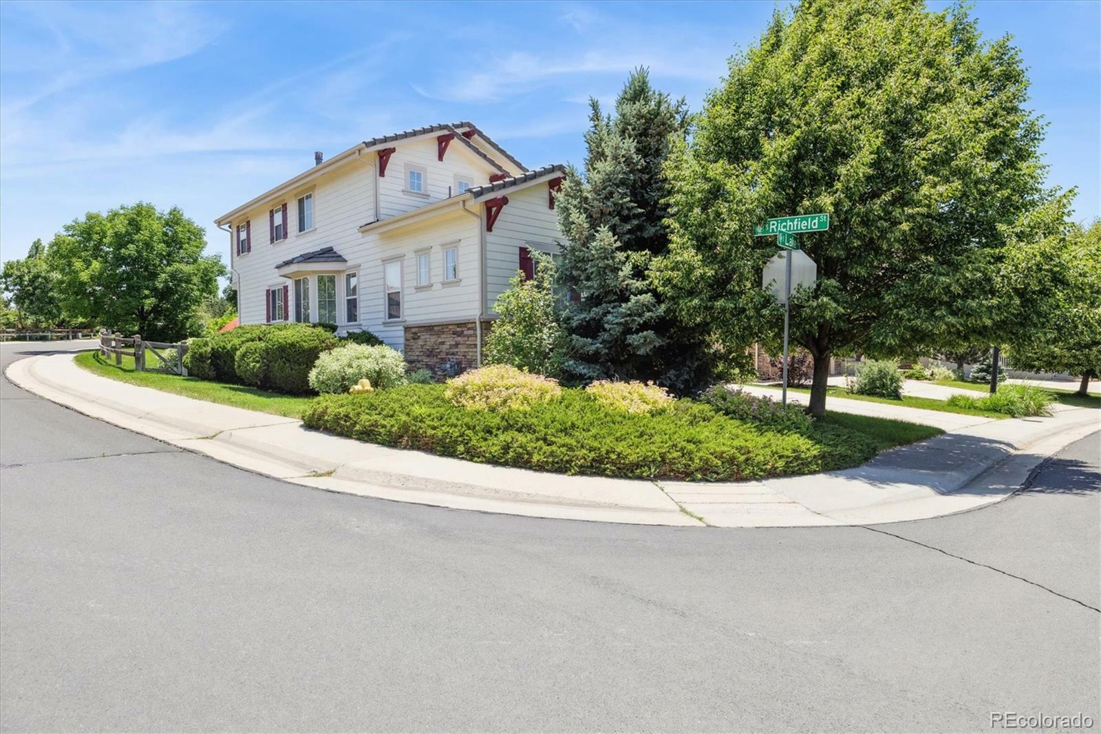 Property Photo: 17298 E Lake Place CO 80016