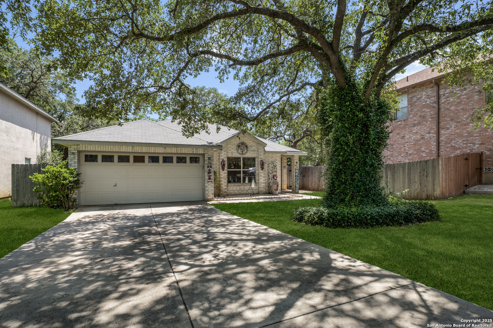 Property Photo: 8810 Sebec Cir TX 78250