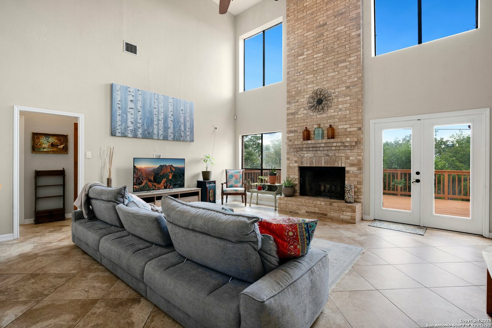 Property Photo: 1010 Misty Knoll TX 78258