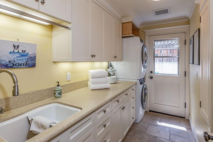 Property Photo: 587 Sequoia Avenue CA 94061