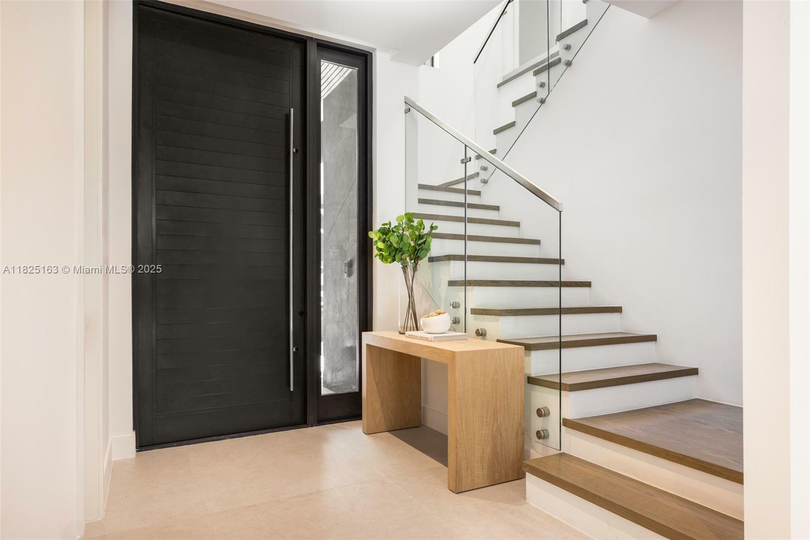 Property Photo: 3670 Avocado Ave FL 33133