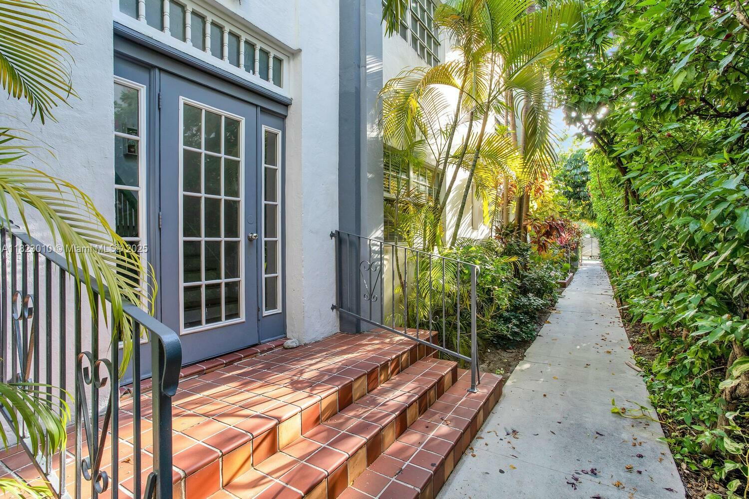 Property Photo: 631 Euclid Ave 8 FL 33139