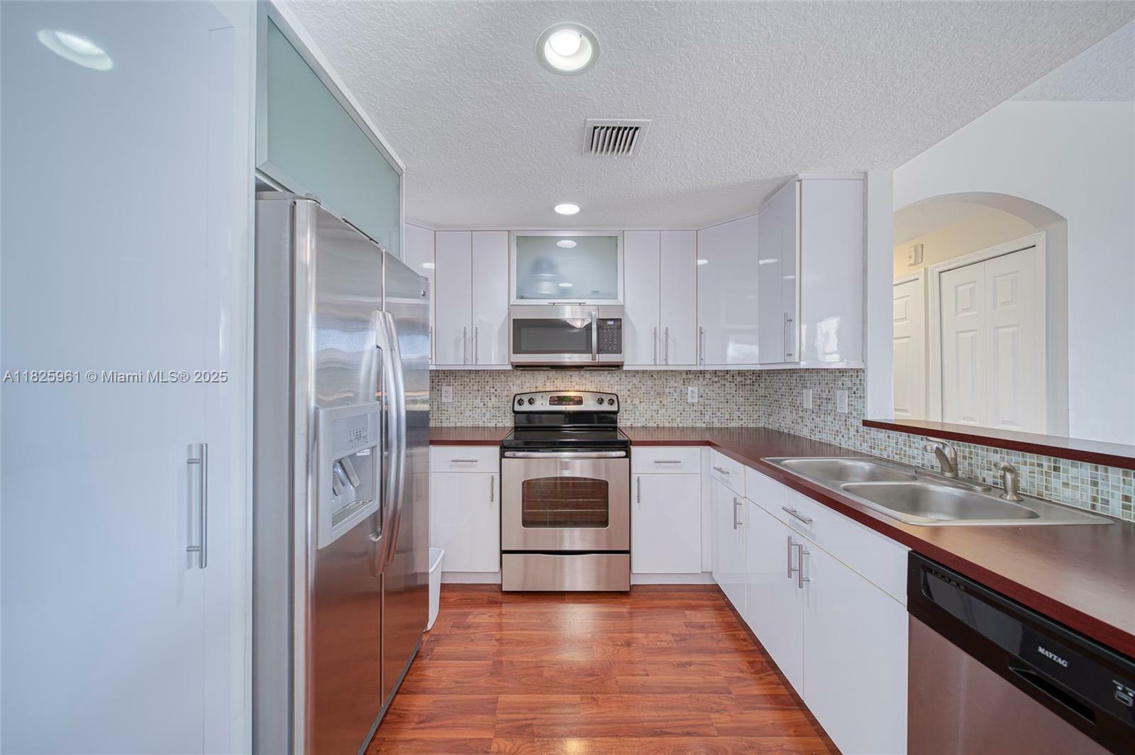 Property Photo: 6440 NW 114th Ave 434 FL 33178