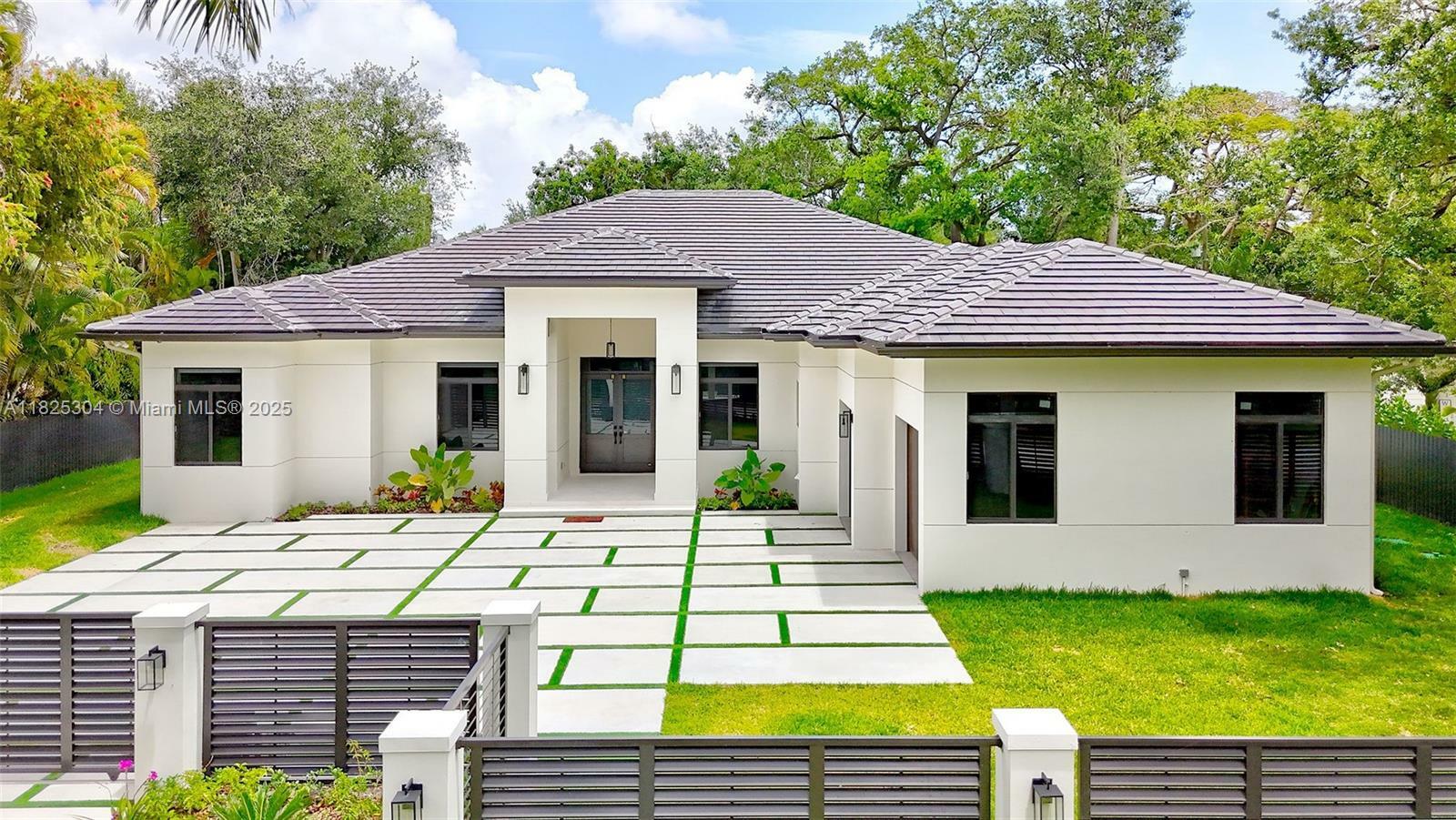 Property Photo: 7025 SW 80th Ct FL 33143