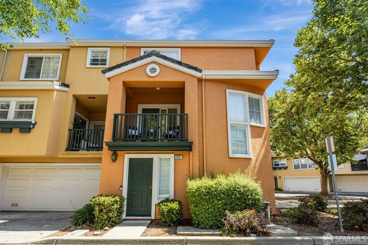 Property Photo: 3587 Fitzsimmons Common CA 94538