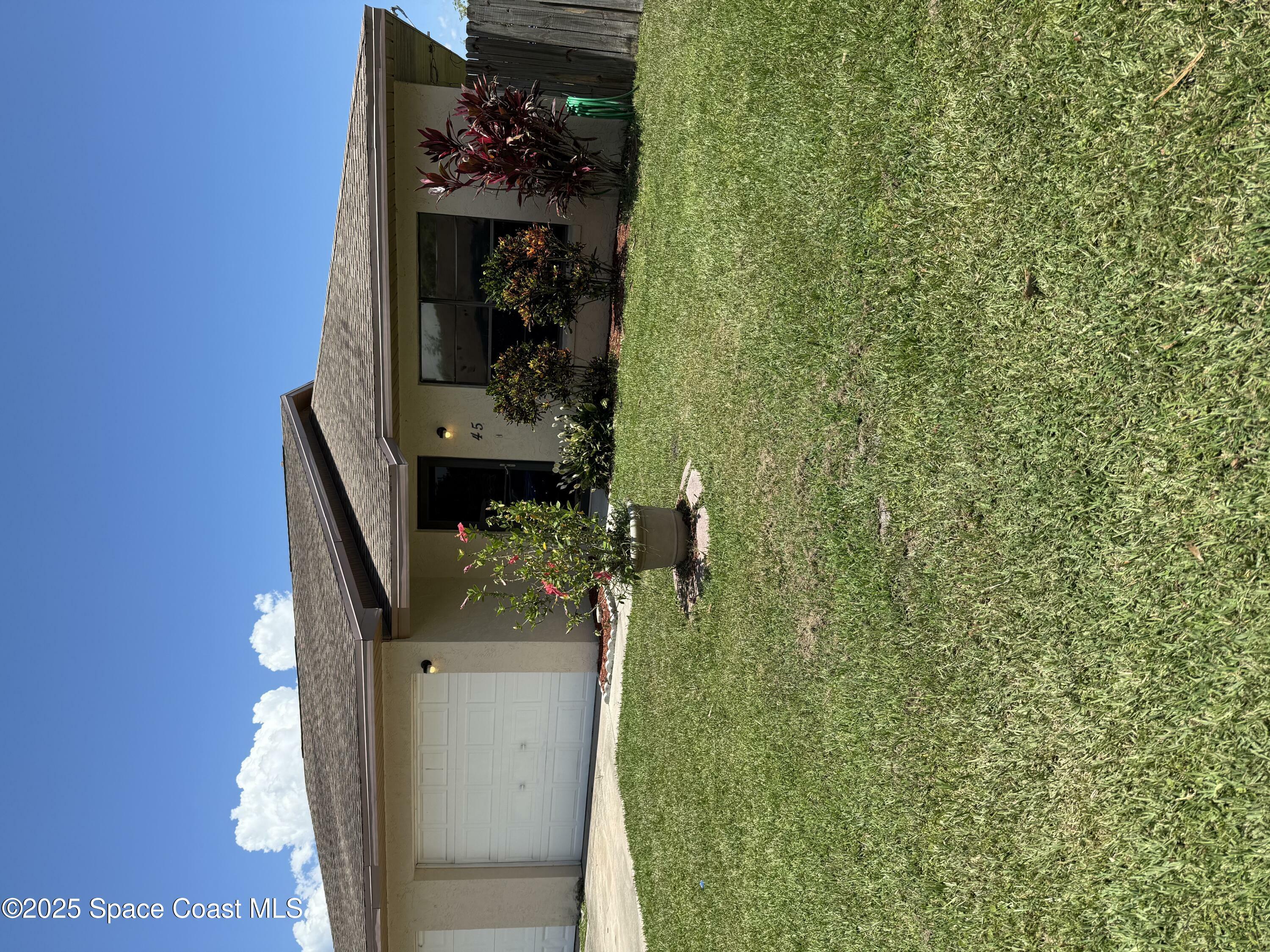 Property Photo: 45 W Towne Place FL 32796