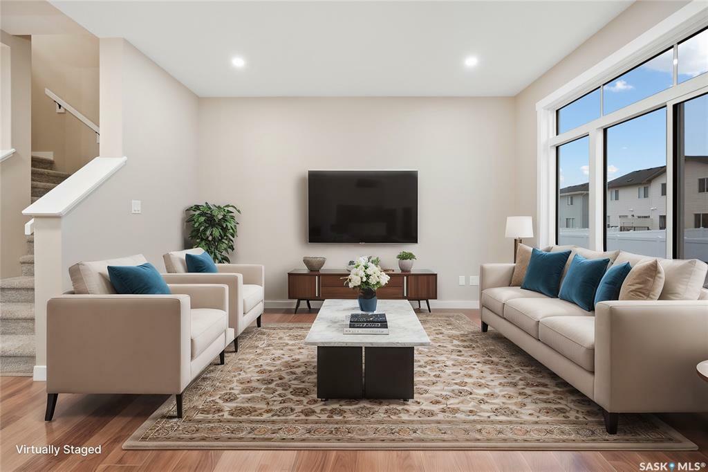 Property Photo: 546 Fortosky Terrace SK S7M 5X4