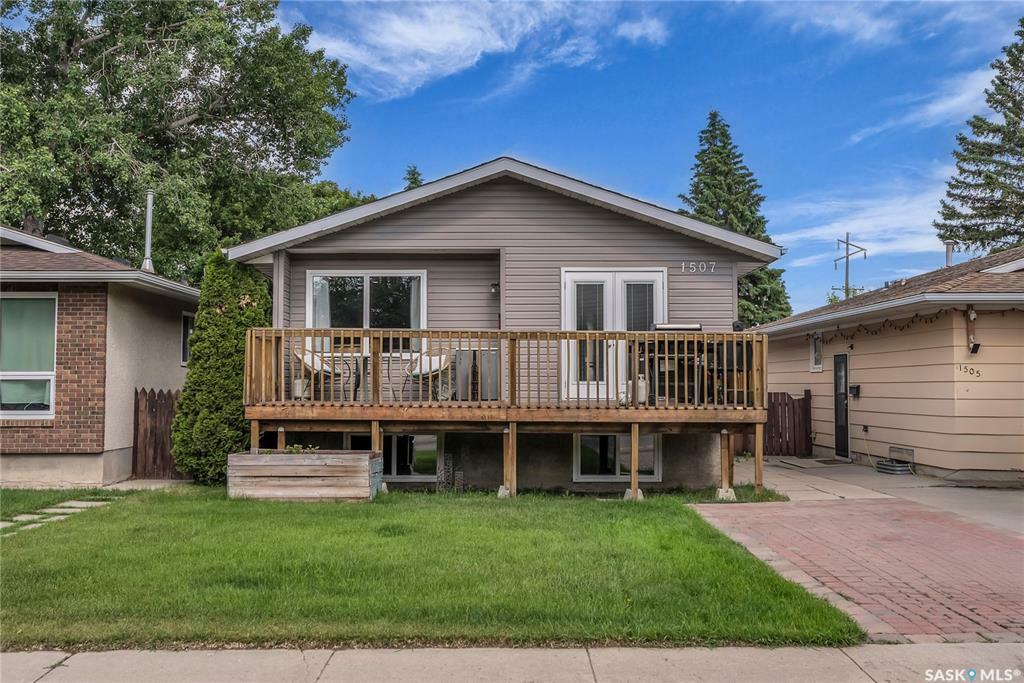 Property Photo: 1507 Laura Avenue SK S7N 2R8