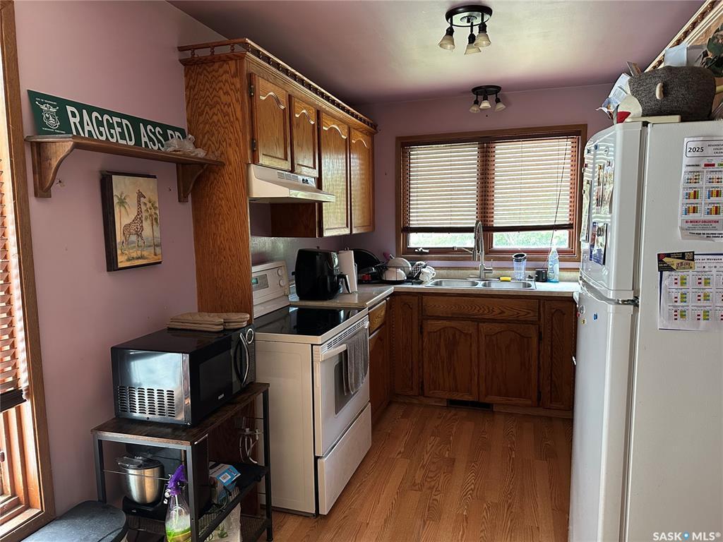 Property Photo:  261 Bean Crescent  SK S4H 3A3 