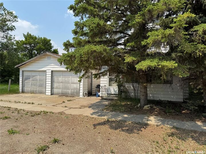 Photo de la propriété:  823 Main Street  SK S0G 2H0