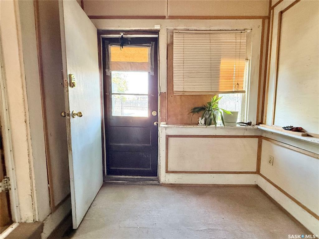 Property Photo: 202 24th Street W SK S7M 0X1