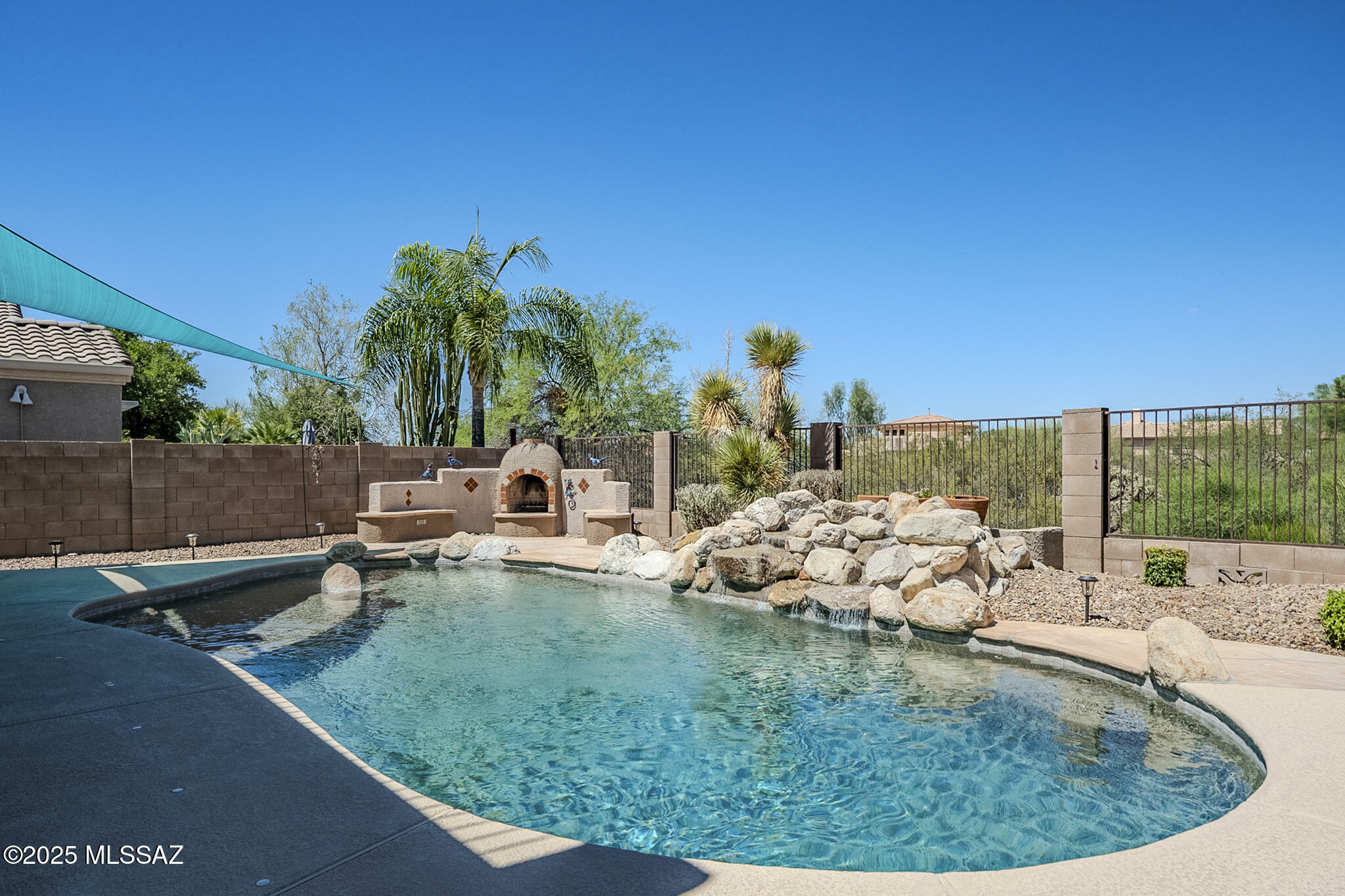 Property Photo: 356 W Sacaton Canyon Drive AZ 85755