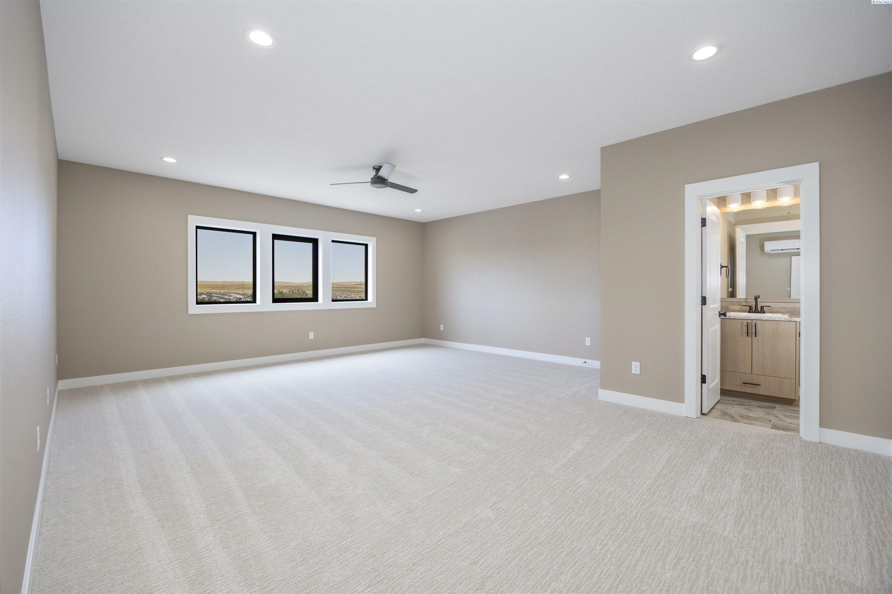 Property Photo: 6111 W 28th Place WA 99338