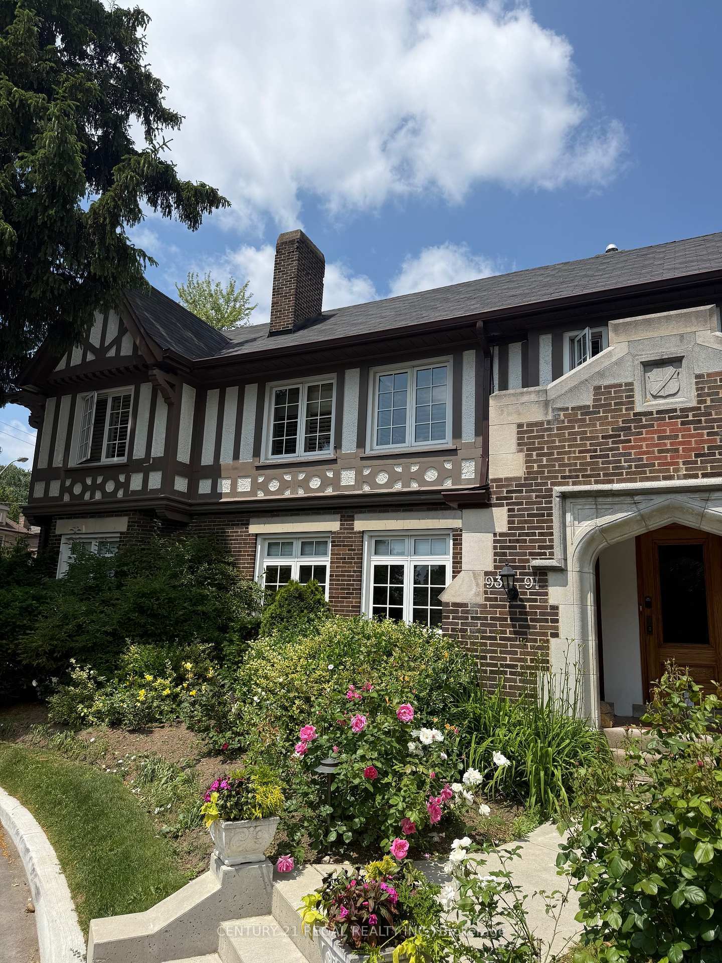 93 Douglas Crescent  Toronto ON M4W 2E6 photo