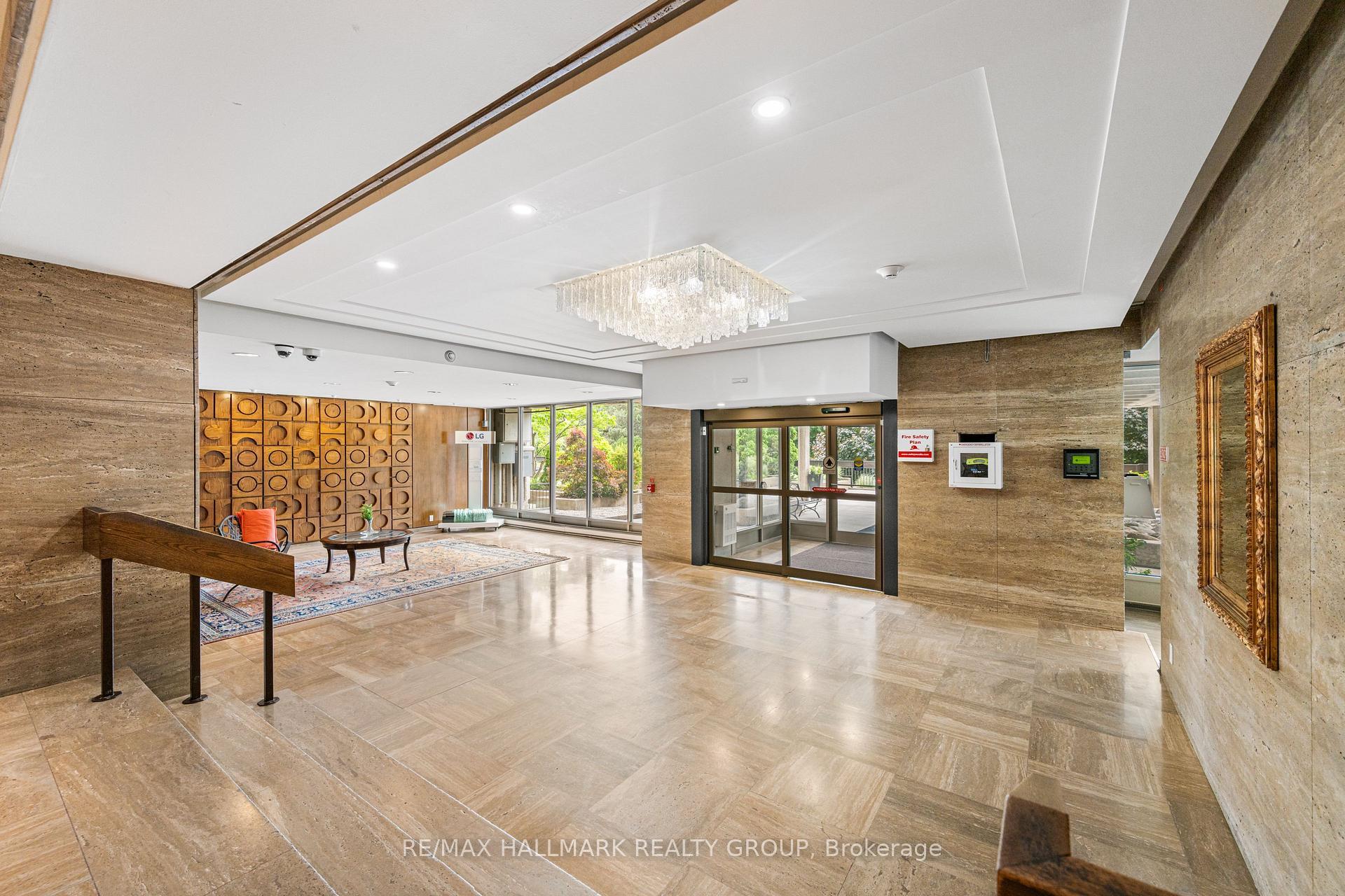 Property Photo: 2625 Regina Street 2103 ON K2B 5W8