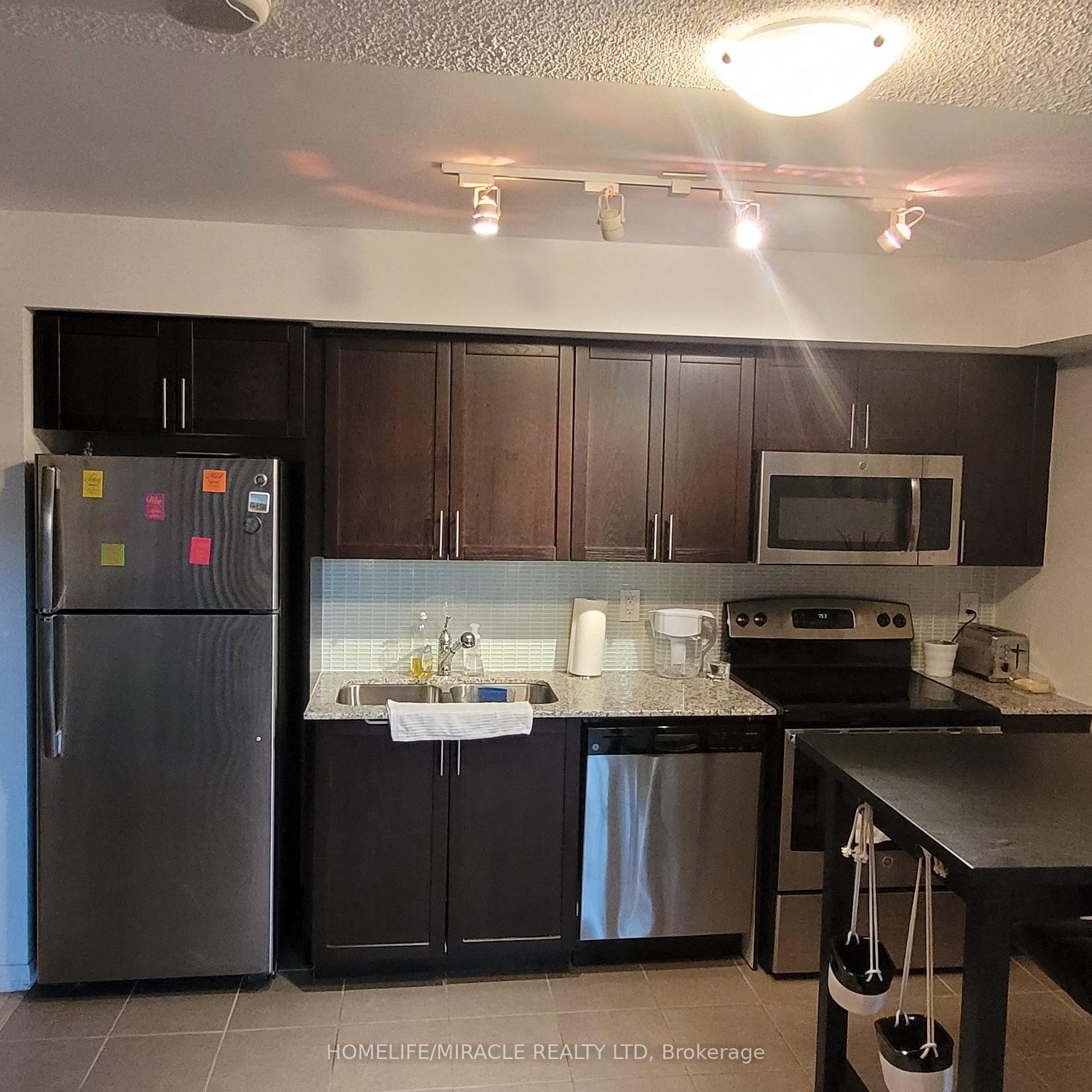 Property Photo: 830 Lawrence Avenue W 529 ON M6A 0A2