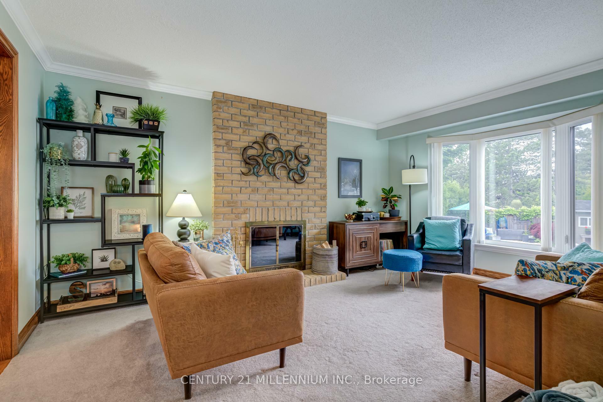 Property Photo: 8 Normandy Place ON L6S 3Z4