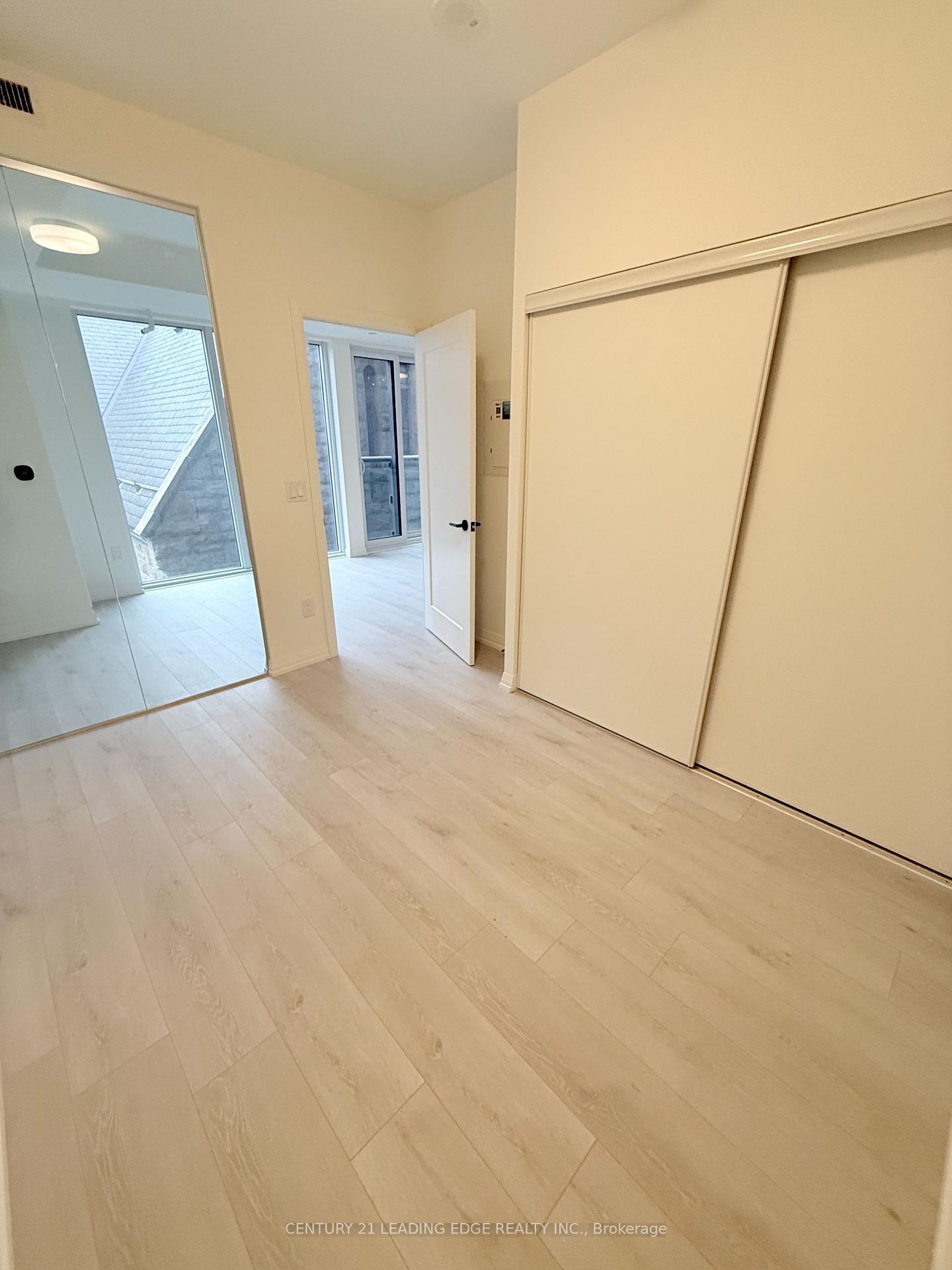 Property Photo: 280 Dundas Street W 514 ON M5T 1V4