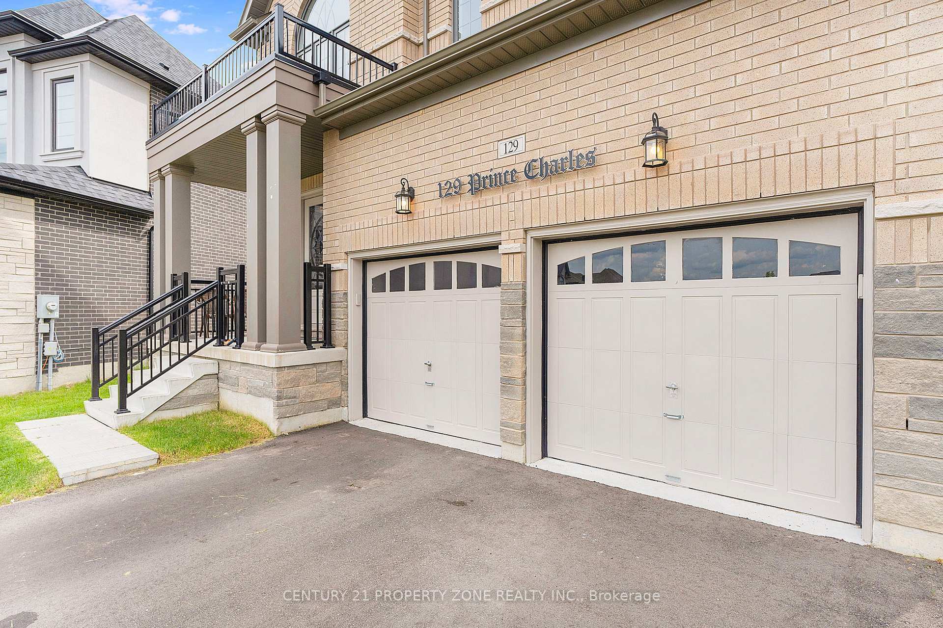 Property Photo: 129 Prince Charles Crescent ON N4T 0N1