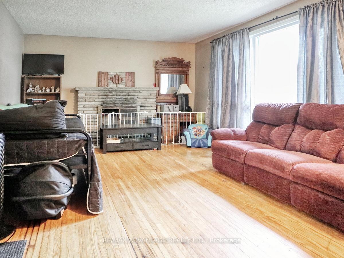 Property Photo: 239 Commissioners Road W ON N6J 1Y2