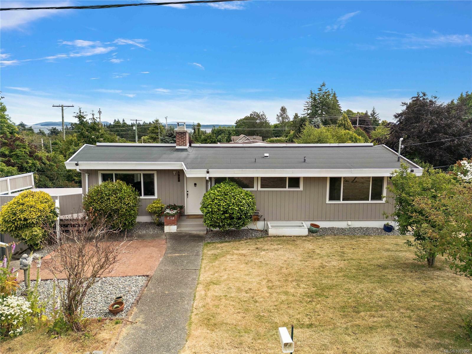 Photo de la propriété: 8925 Marshall Rd BC V8L 1J4