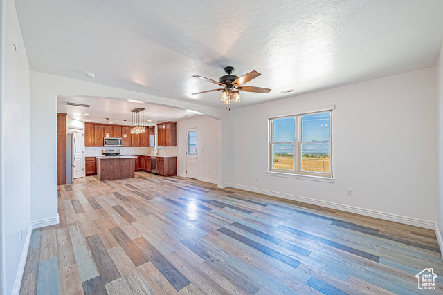 Property Photo: 6563 S Days End Ct UT 84081