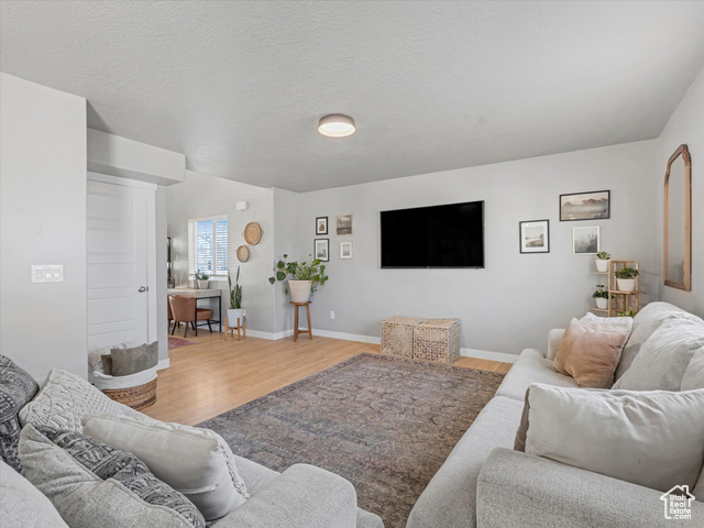 Property Photo: 406 W Tesla Ct UT 84029